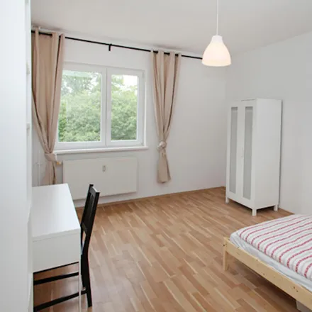 Rent this 2 bed room on Holzmannstraße 21 in 12099 Berlin, Germany