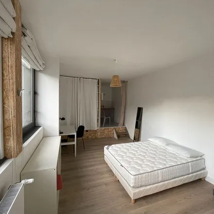 Image 4 - 260 Rue Ingres, 59100 Roubaix, France - Apartment for rent
