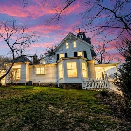 Image 7 - 3500 Chain Bridge Road, Fairfax, VA 22030, USA - House for sale