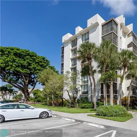 Buy this 2 bed condo on 1676 Bridgewood Drive in Boca West, Palm Beach County