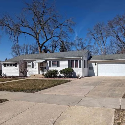 Buy this 2 bed house on 661 1st Avenue in Charles City, IA 50616