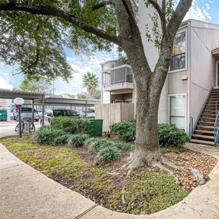 Buy this 1 bed condo on 7939 North Stadium Drive in Houston, TX 77030