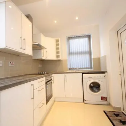 Image 4 - 19 Henderson Street, Manchester, M19 2GQ, United Kingdom - Townhouse for rent