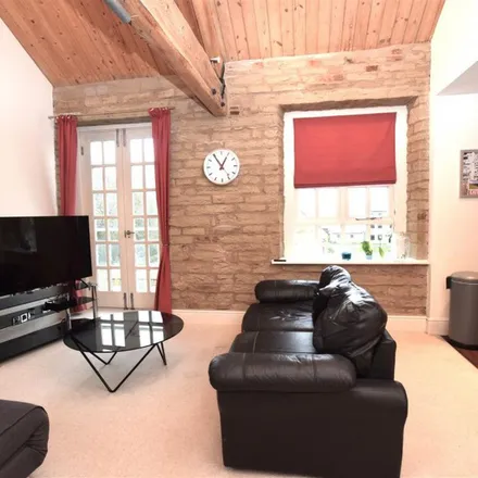 Rent this 2 bed apartment on Whitley Willows in Lascelles Hall, HD8 0GD
