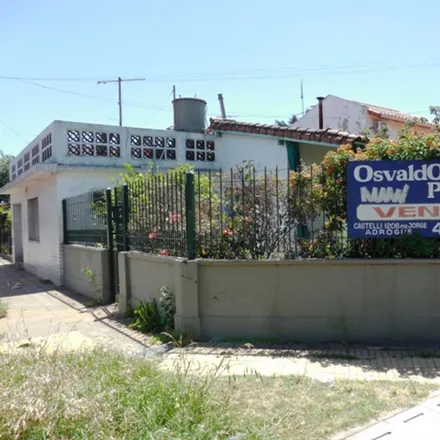 Buy this 2 bed house on Manuel Dorrego 301 in José Mármol, Argentina