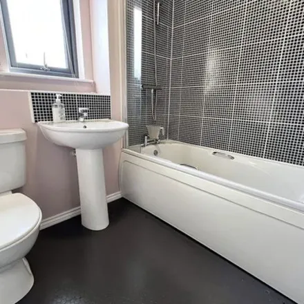 Image 5 - Lapwing Close, Allerton Bywater, WF10 2GG, United Kingdom - Townhouse for rent