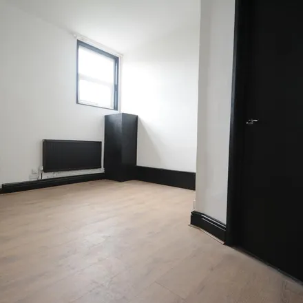 Rent this studio apartment on 75 Zulla Road in Nottingham, NG3 5BY