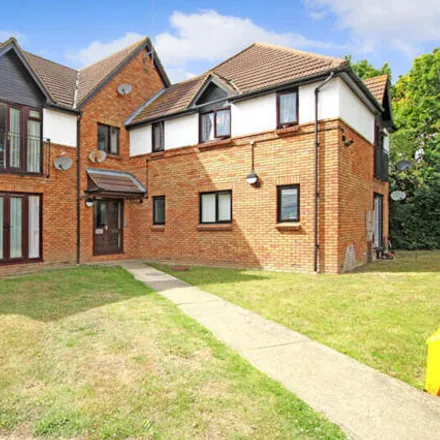 Buy this 2 bed apartment on Hillwood Grove in Wickford, SS11 8BE