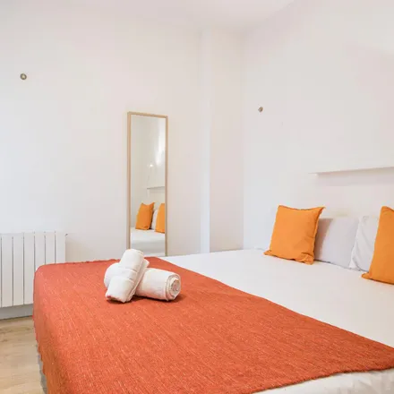 Rent this 3 bed room on Carrer de Balmes in 45, 47