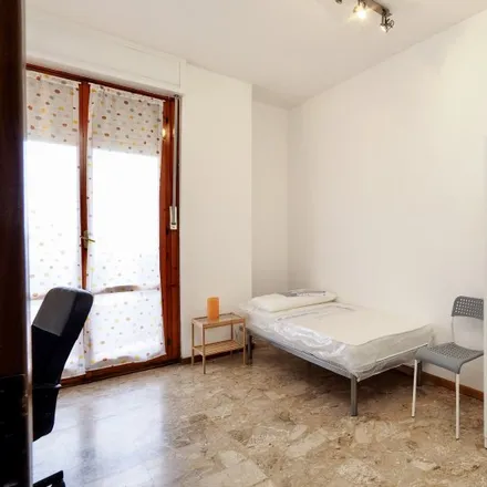 Rent this 5 bed room on Via Sapri in 75, 20157 Milan MI