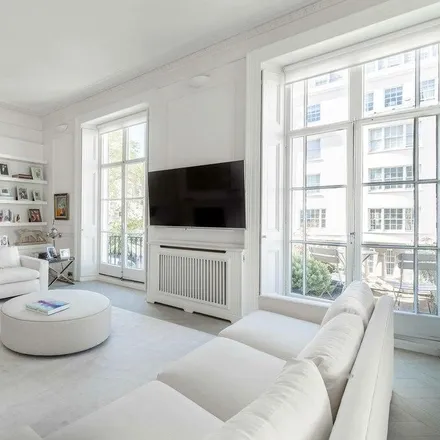 Image 2 - 30 Eaton Place, London, SW1X 8AJ, United Kingdom - Apartment for rent