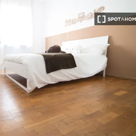 Rent this 4 bed room on Via Filippo Argelati in 20143 Milan MI, Italy