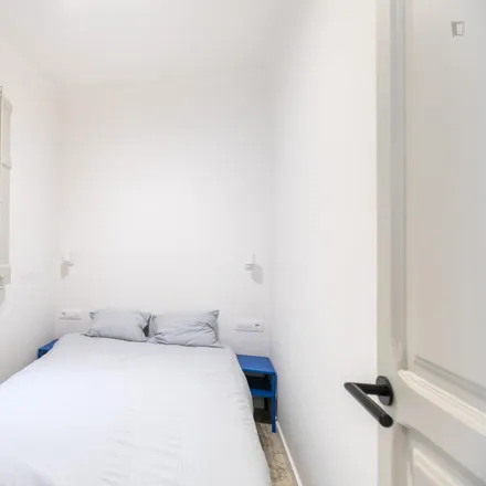Rent this 1 bed apartment on Carrer de Sant Antoni Maria Claret in 100, 08001 Barcelona