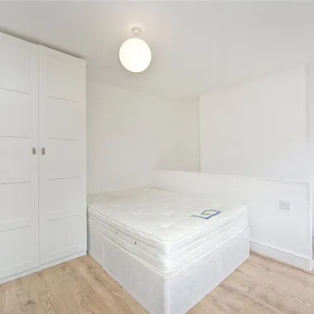 Image 4 - Gifford Street, London, N1 0GN, United Kingdom - Apartment for rent