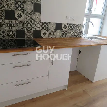 Rent this 3 bed apartment on Rond-Point des Français Libres in 53200 Château-Gontier, France