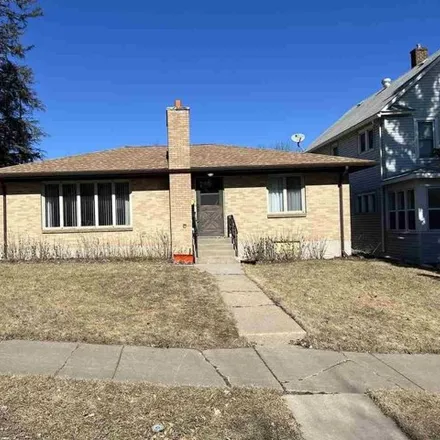 Buy this 2 bed house on 418 2nd Street Northwest in Chisholm, MN 55719