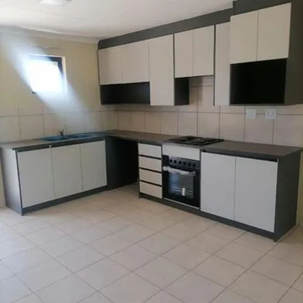 Rent this 2 bed apartment on Benoni Central Methodist in Cranbourne Avenue, Kleinfontein Lake