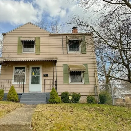 Buy this 3 bed house on 543 Clinton Avenue in Akron, OH 44301