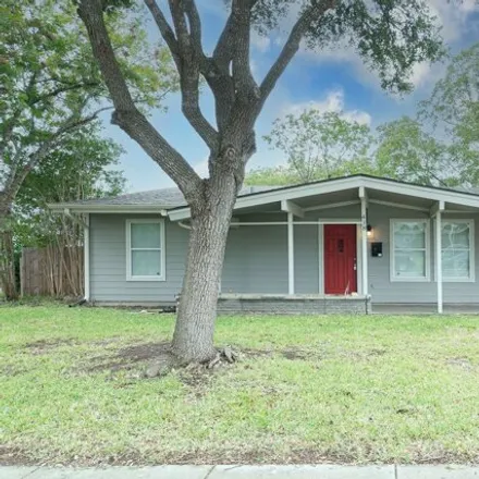Rent this 4 bed house on 418 Rexford Drive in San Antonio, TX 78216
