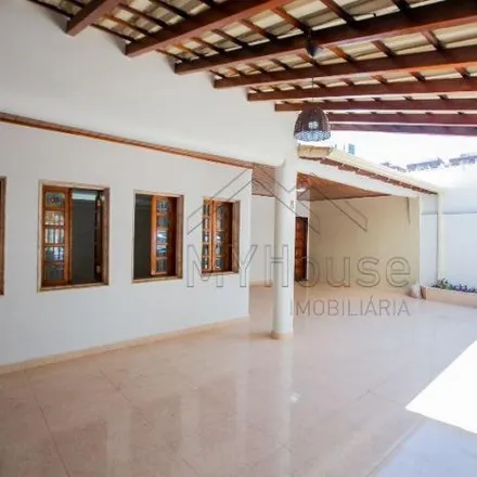 Buy this 4 bed house on QSB 16 in Taguatinga - Federal District, 72015-605