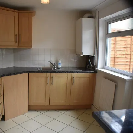 Image 5 - Bideford Square, Corby, NN18 8DP, United Kingdom - Townhouse for rent