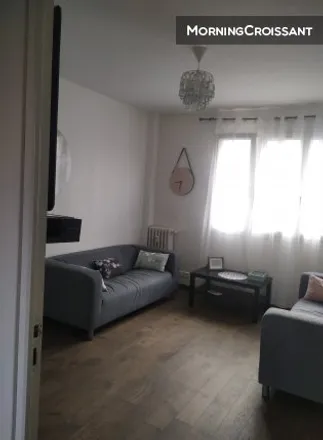 Rent this 2 bed apartment on La Garenne-Colombes