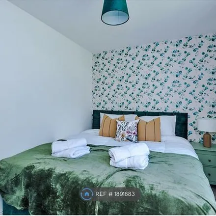 Image 3 - Wormhout Way, Llanrhos, LL30 1PP, United Kingdom - Apartment for rent