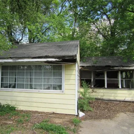 Buy this 3 bed house on 5518 Winchelsea Drive in Norwood Court, Saint Louis County