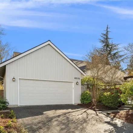 Image 3 - 6251 Northeast 159th Street, Kenmore, WA 98028, USA - House for sale