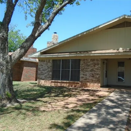 Rent this 2 bed house on 961 Minter Lane in Abilene, TX 79603