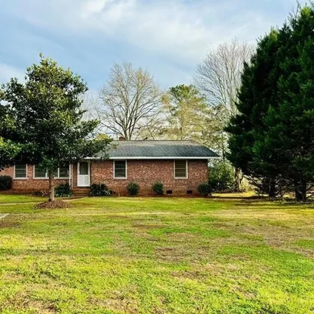 Buy this 3 bed house on 518 East Greenwood Street in Abbeville, SC 29620