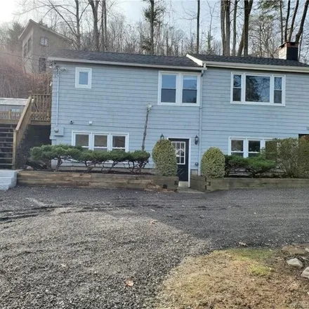 Rent this 1 bed house on 24 Mohawk Trail in Cedarhurst, Newtown