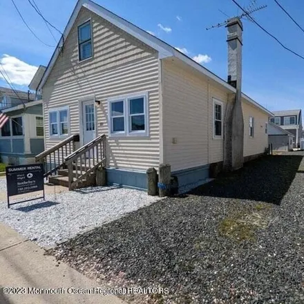 Rent this 3 bed house on 221 2nd Ave in Manasquan, New Jersey