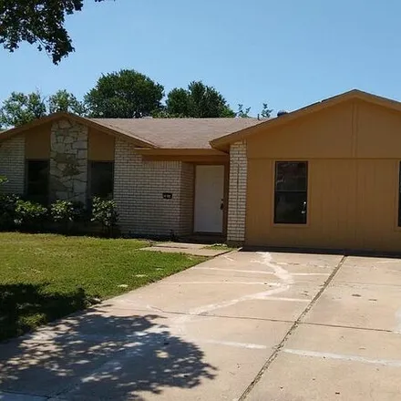 Rent this 3 bed house on Irving Texas