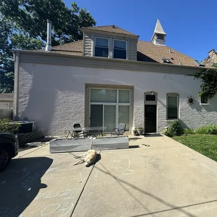 Rent this 3 bed house on 442 E Oakwood Blvd in Chicago, Illinois