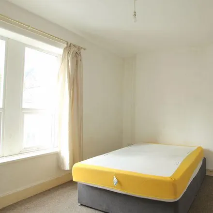 Image 3 - Yummy Yummy, Lower Cathedral Road, Cardiff, CF11 6LU, United Kingdom - Apartment for rent