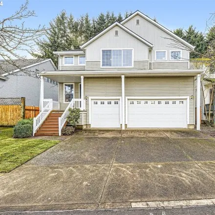 Buy this 6 bed house on 12174 Southwest Quail Creek Lane in Tigard, OR 97223