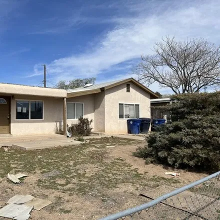 Image 2 - 8209 San Joaquin Avenue Southeast, Albuquerque, NM 87108, USA - House for sale