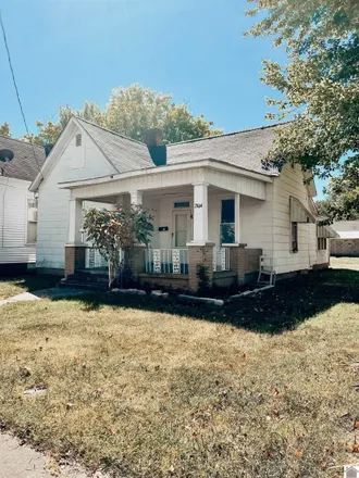 Buy this 2 bed house on 2104 Guthrie Avenue in Paducah, KY 42003