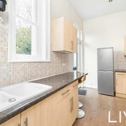 Image 7 - Bramley Hill, London, CR2 6LY, United Kingdom - Townhouse for sale