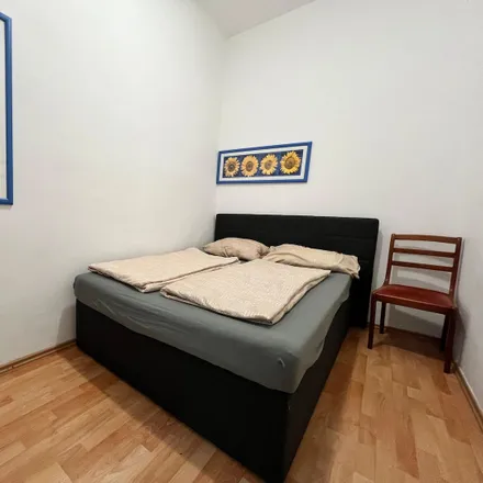 Rent this 3 bed apartment on Hagenmüllergasse 13 in 1030 Vienna, Austria