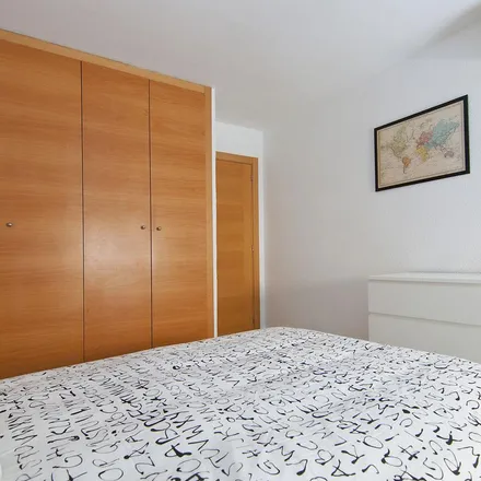 Rent this 5 bed apartment on Bar Restaurante Changlong in Carrer de l'Ermita, 46006 Valencia