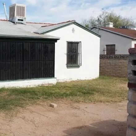 Rent this 2 bed house on 138 W Columbia St Unit A in Tucson, Arizona