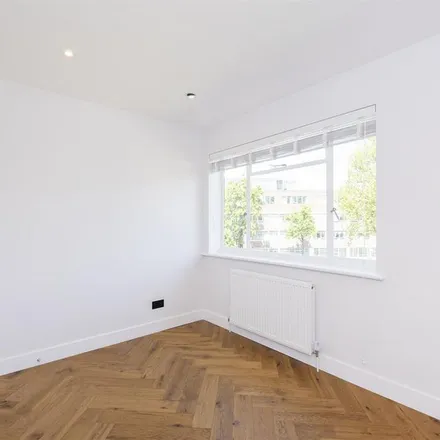 Rent this 3 bed apartment on 12-15 Hanger Green in London, W5 3EW