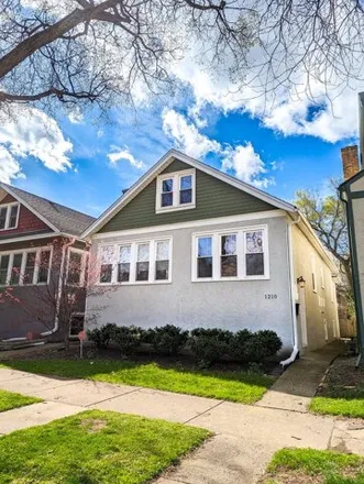 Buy this 2 bed house on 1210 Monroe Street in Evanston, IL 60202
