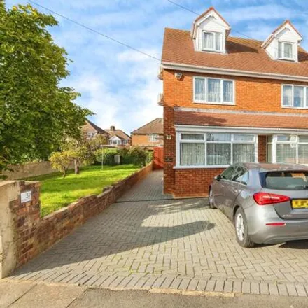 Buy this 3 bed duplex on Old Ford End Road in Bedford, MK40 4NJ