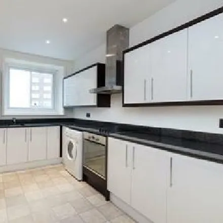 Rent this 5 bed room on Strathmore Court in 143 Park Road, London