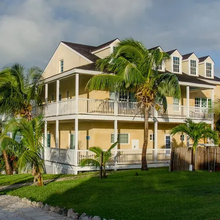 Rent this 5 bed house on Harbour Island