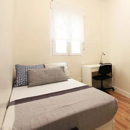 Rent this 4 bed room on Madrid in Calle del Mesón de Paredes, 84