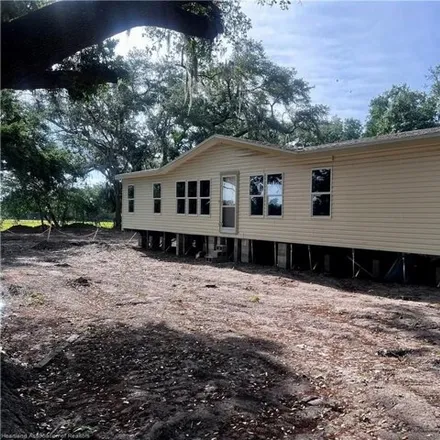 Buy this studio apartment on 1213 Boyd Cowart Road in Hardee County, FL 33873